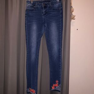 Rose Embroidered Jeans (juniors)